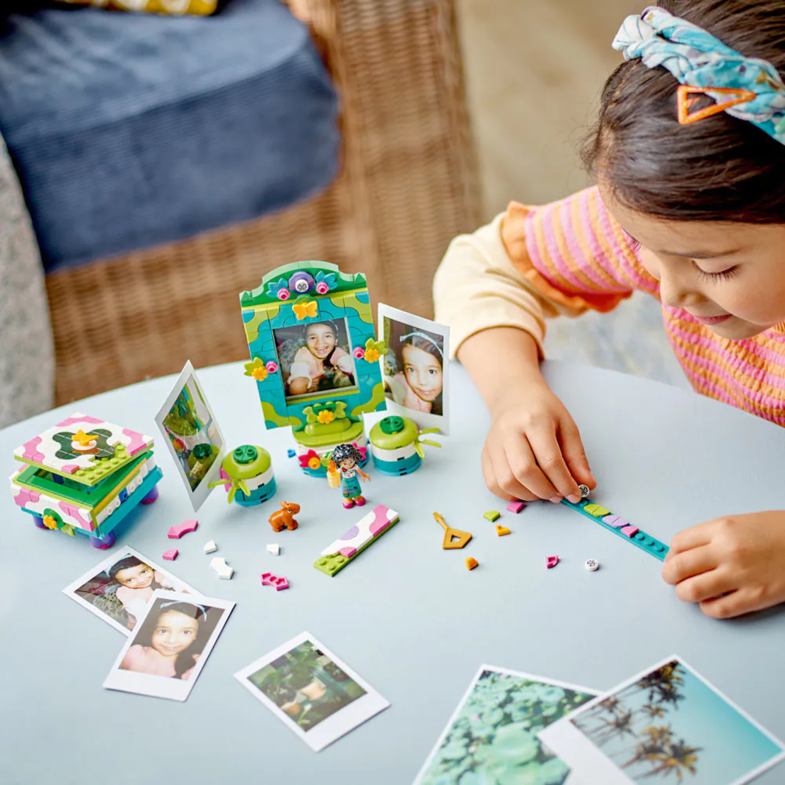 LEGO® Disney Encanto Рамка за снимка и кутията за бижута на Мирабел 43239
