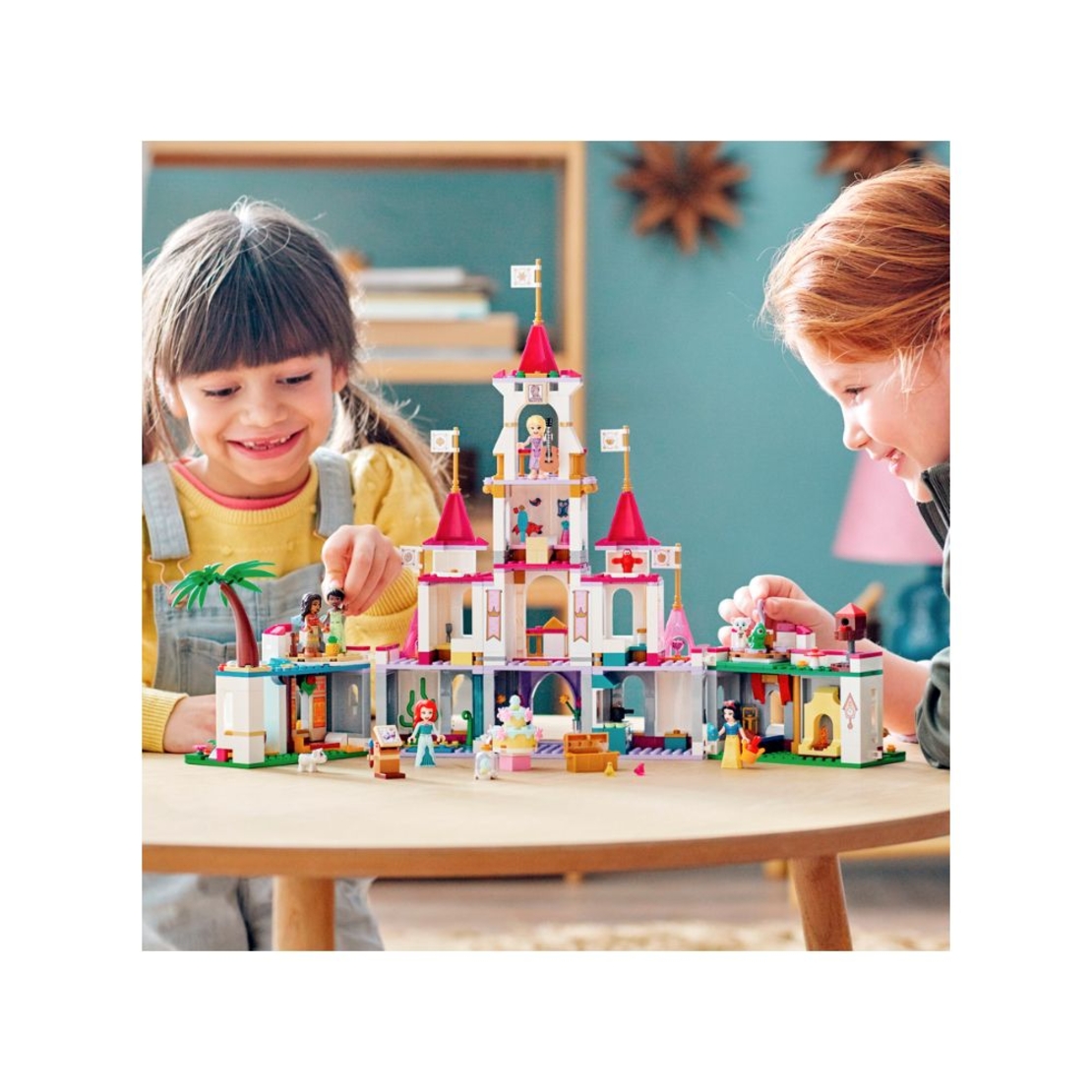 LEGO® Disney Princess Замък за безкрайни приключения 43205