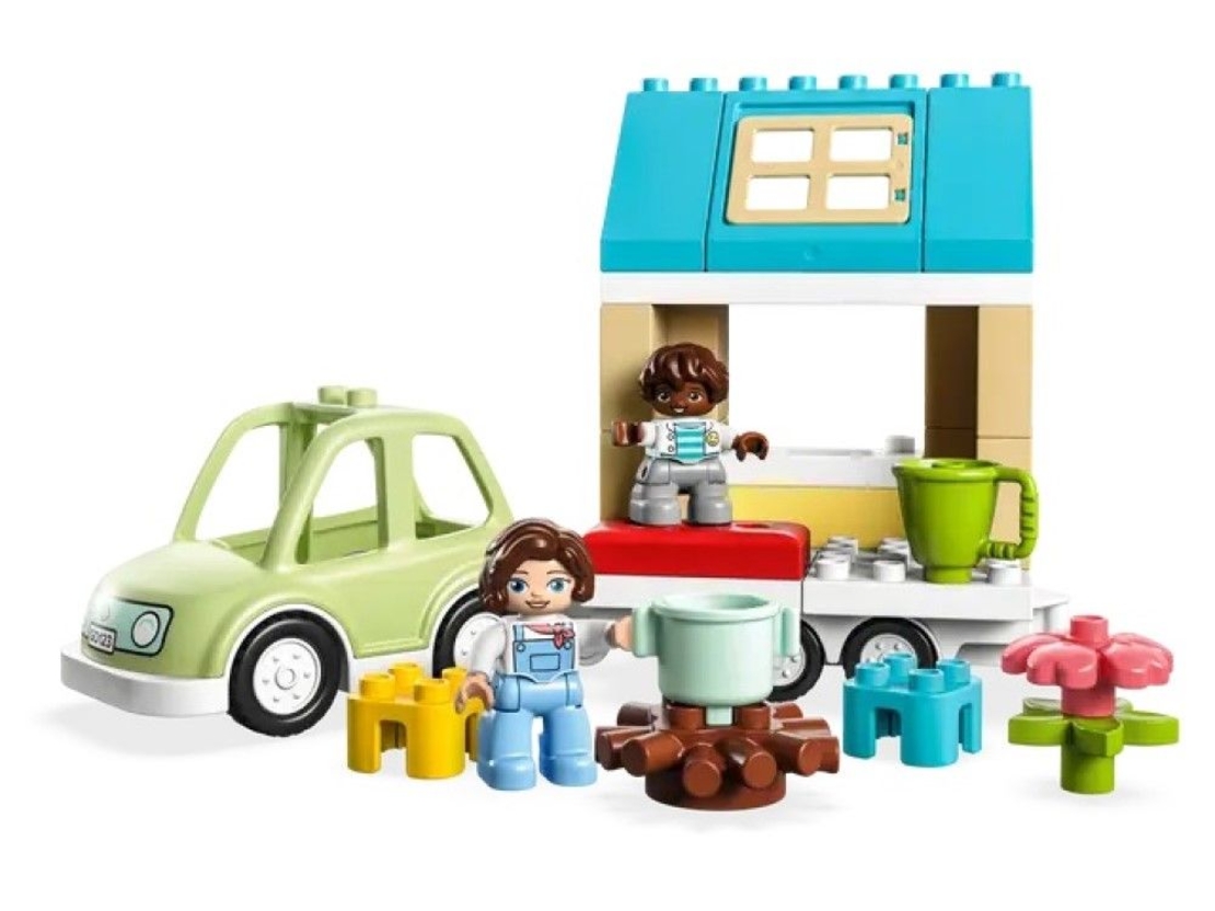 LEGO® DUPLO® Town Семейна къща на колела 10986