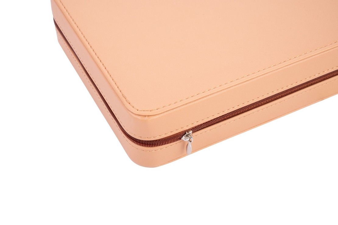 Табла в бежов калъф