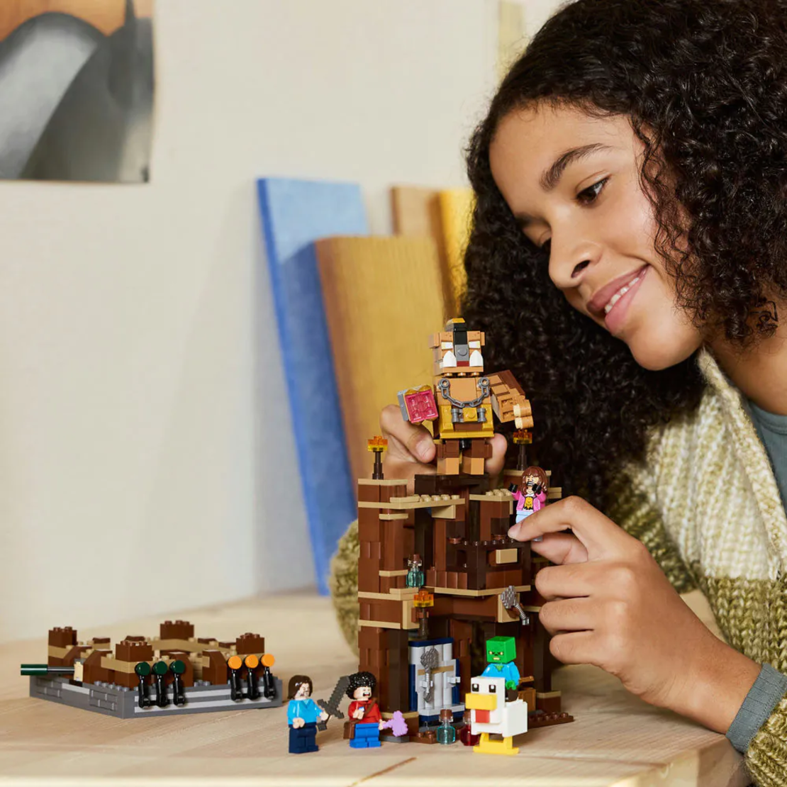 LEGO® Minecraft® Боен ринг в Горското имение 21272