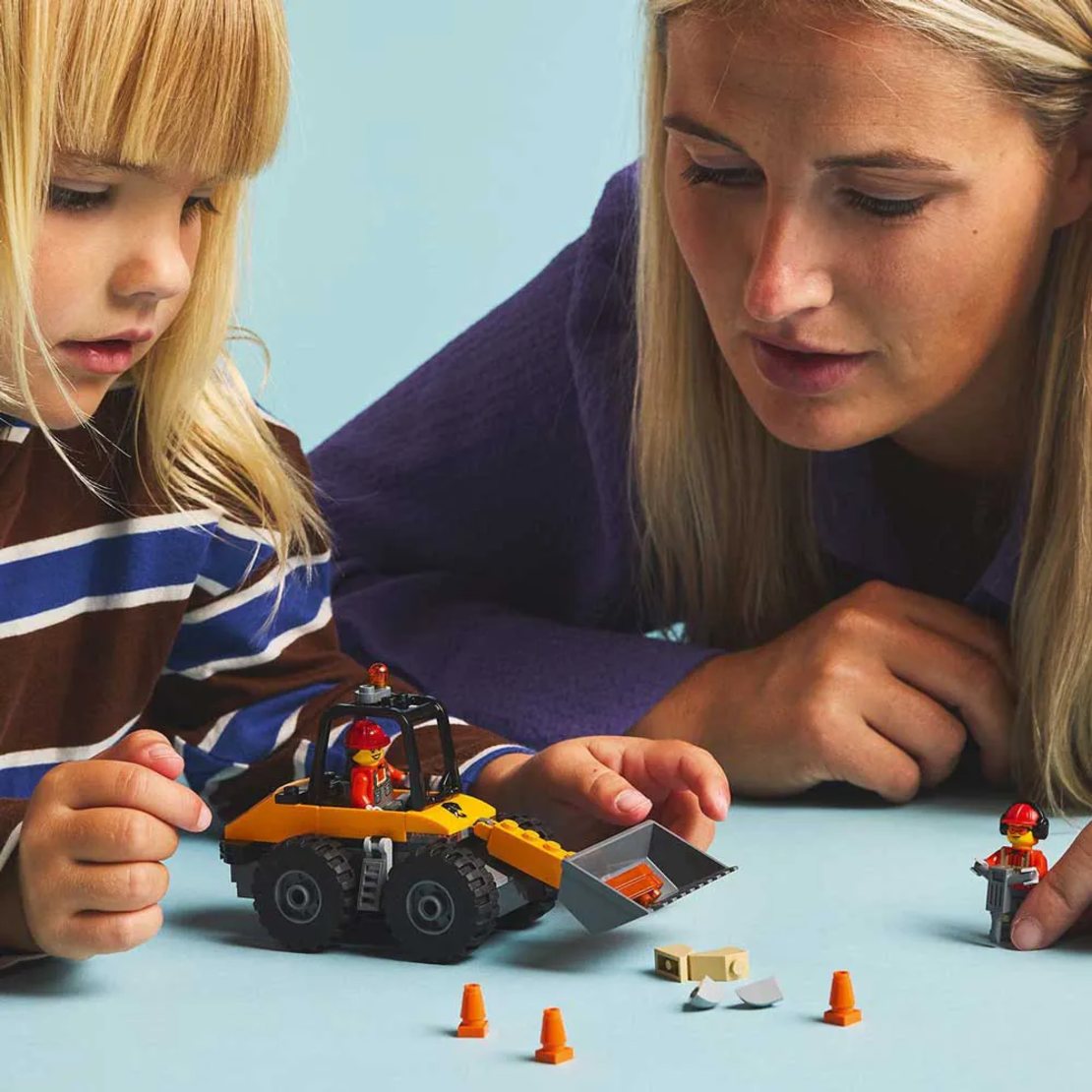 LEGO® City Жълт колесен товарач 60450
