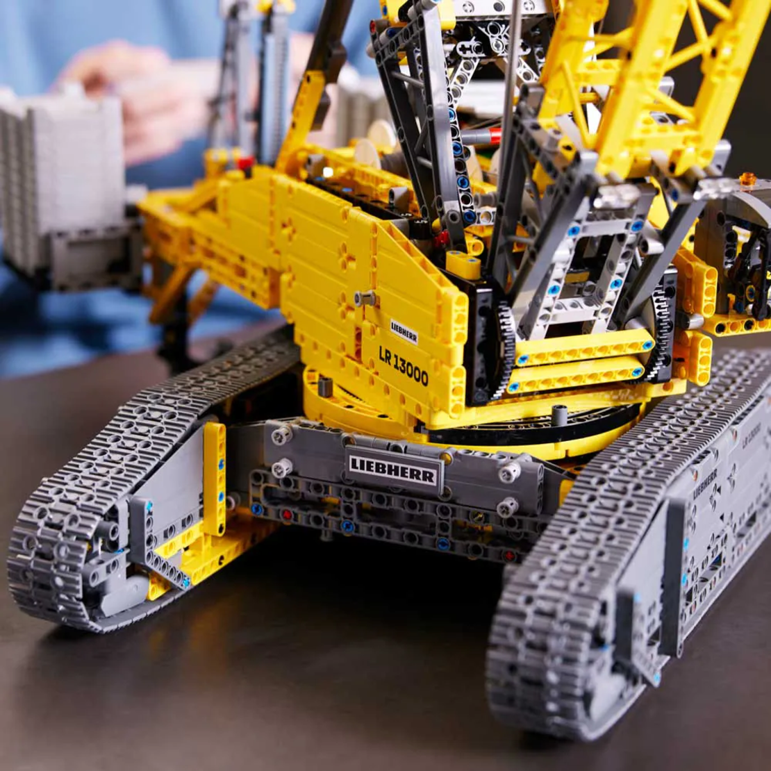 LEGO® Technic Кран Liebherr LR 13000 42146