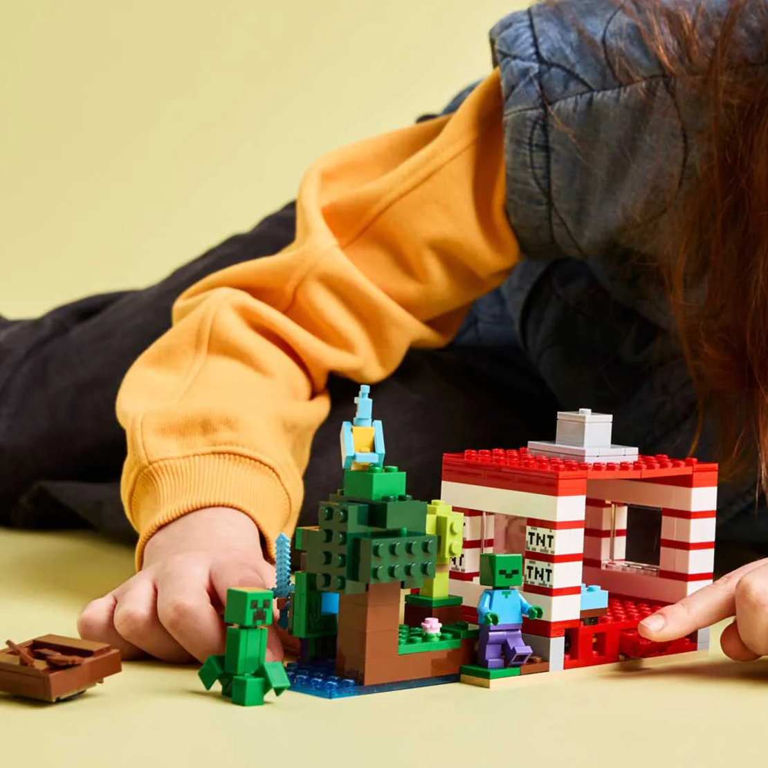 LEGO® Minecraft® TNT къща в джунглата 21275