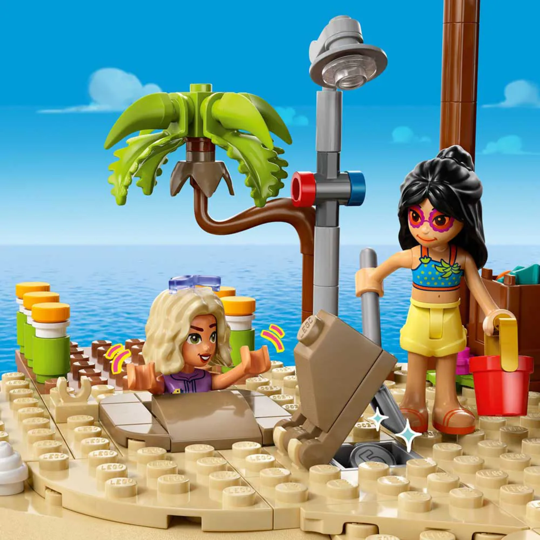 LEGO® Friends Семейна почивка в плажния курорт 42673