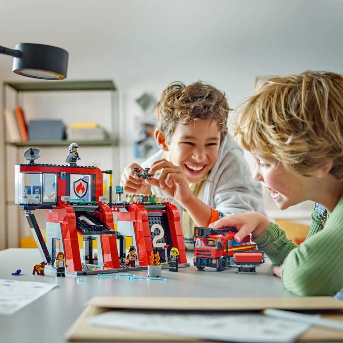 LEGO® City Пожарна команда и пожарникарски камион 60414