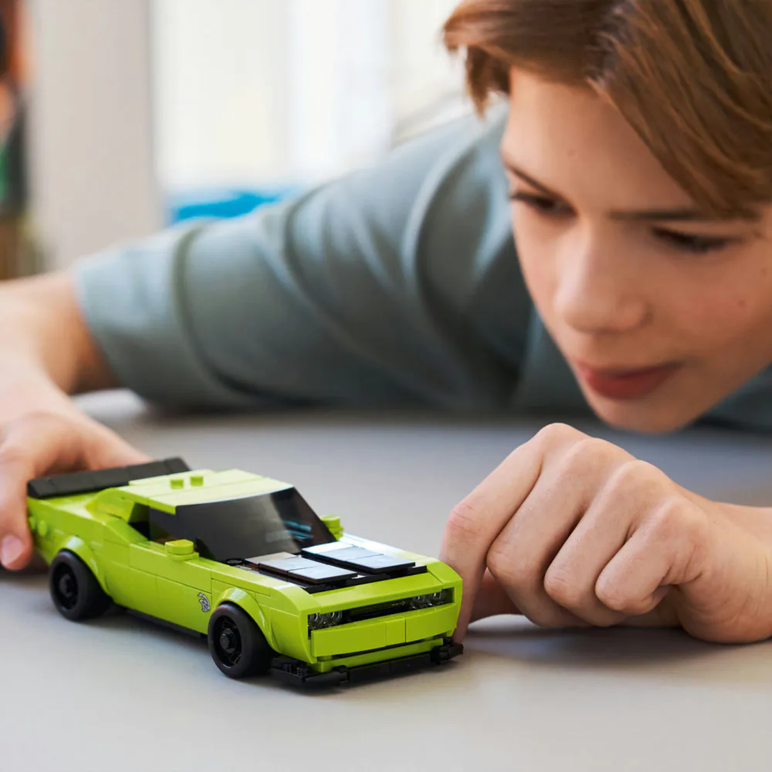 LEGO® Speed Champions Спортна кола Dodge Challenger SRT Hellcat 77237