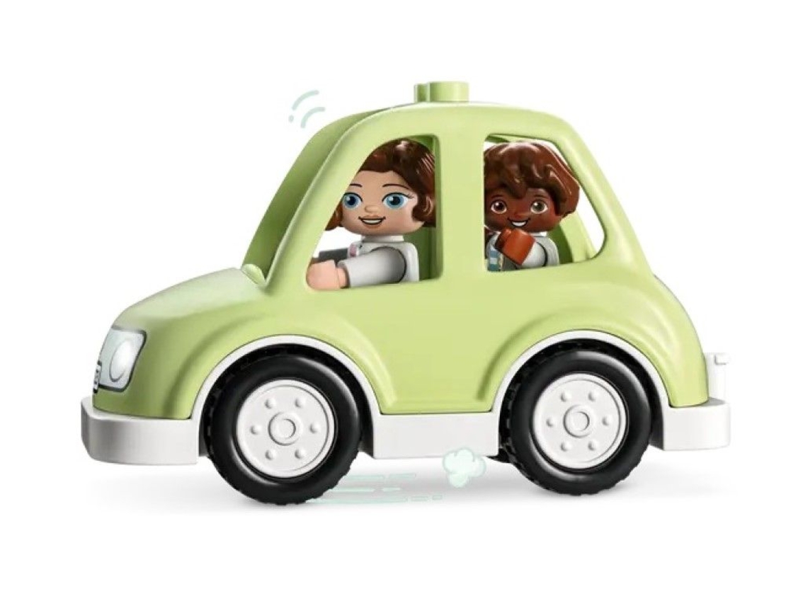 LEGO® DUPLO® Town Семейна къща на колела 10986