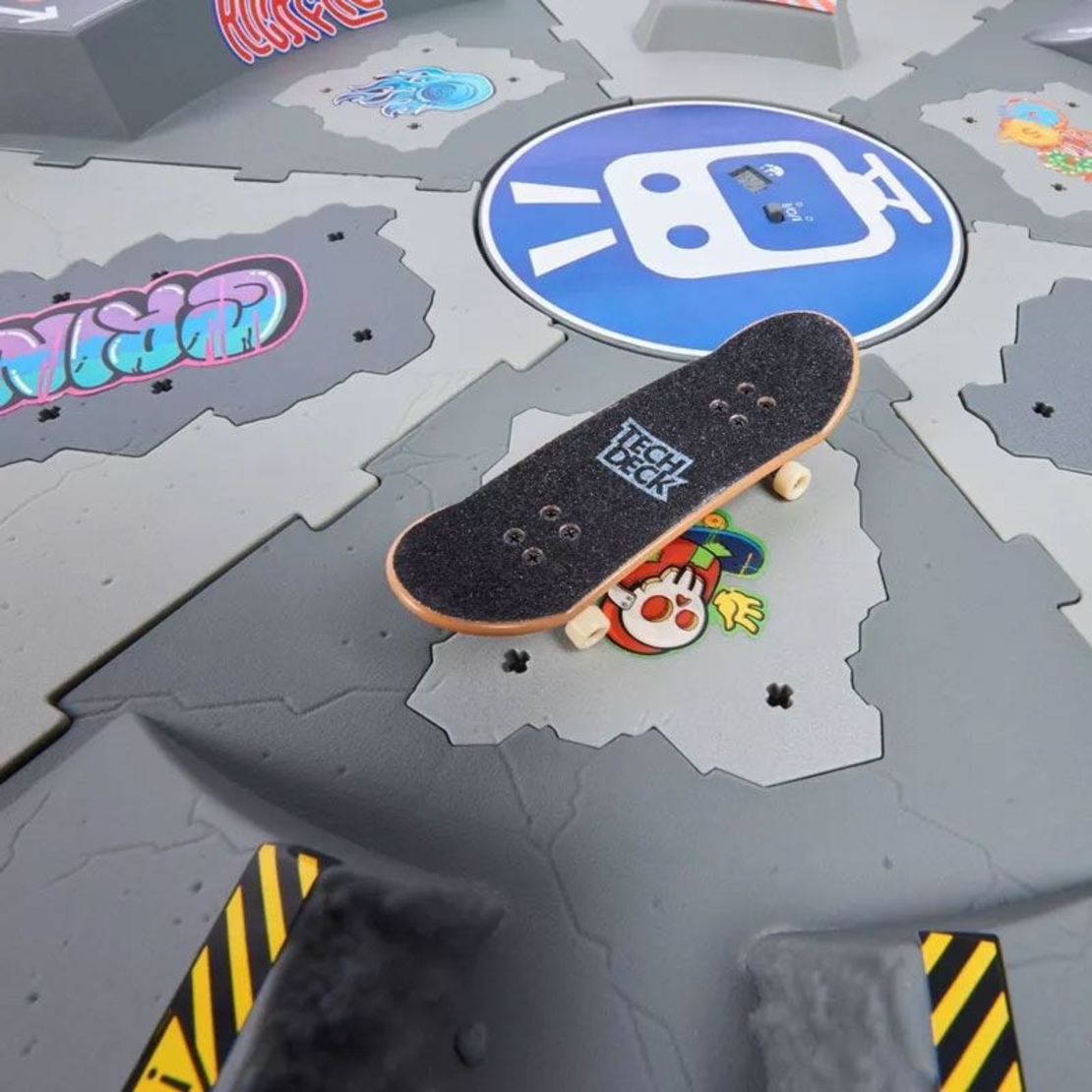 Игрален комплект Spin Master Tech Deck X-Connect Shredline 360 Въртящ се скейт парк и фингърборд