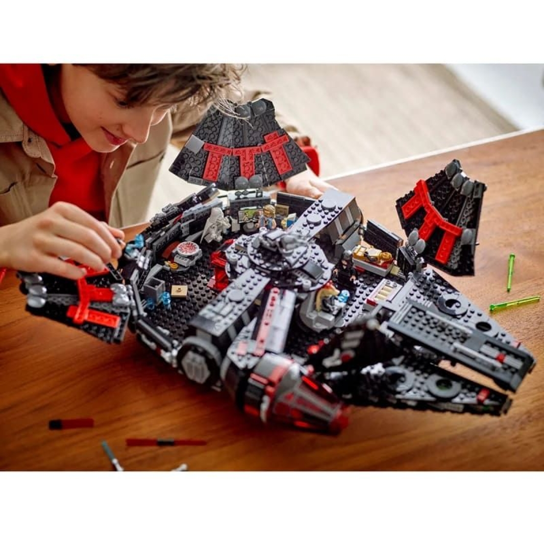 LEGO® Star Wars™ Черният сокол 75389