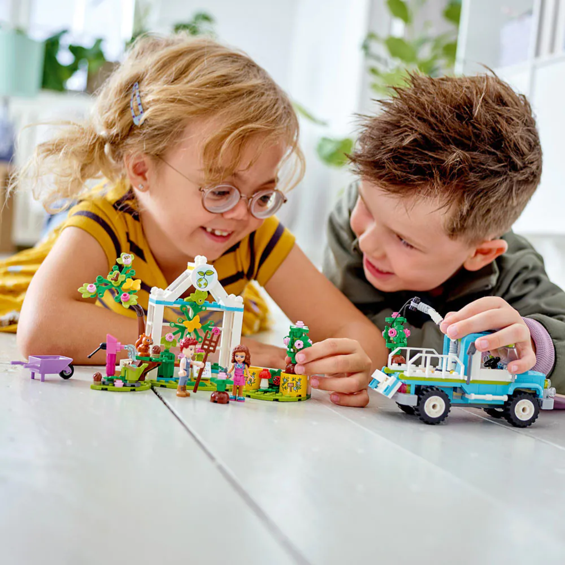 LEGO® Friends Камион за засаждане на дървета 41707