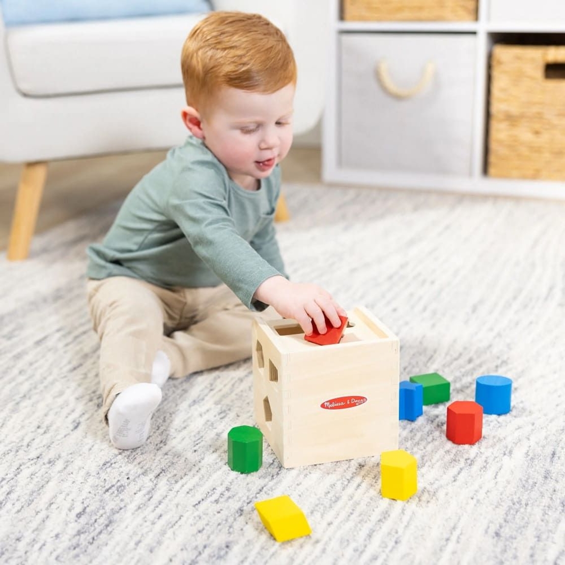 Дървен сортер Melissa and Doug Куб с форми 575