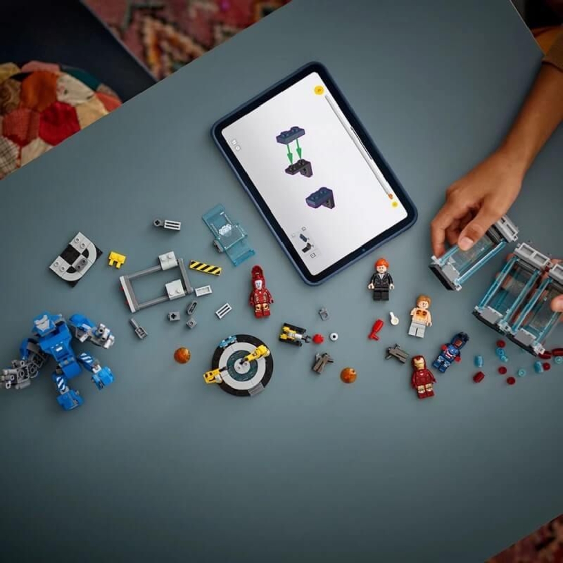 LEGO® Marvel Лабораторията на Железния човек, 76315