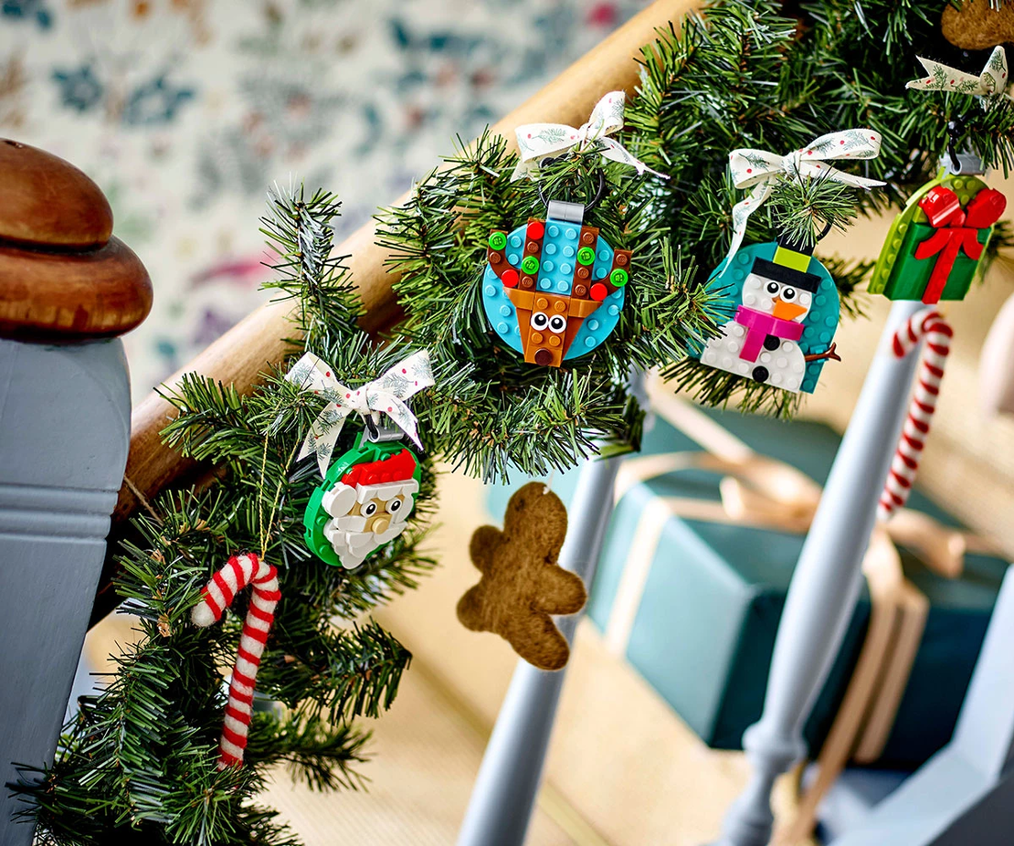 LEGO® Iconic Селекция коледни украшения 40744