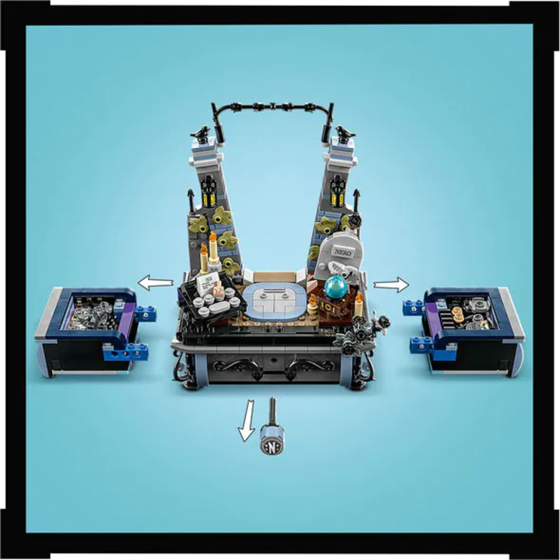 LEGO® Wednesday Фигура на Уензди Адамс 76780