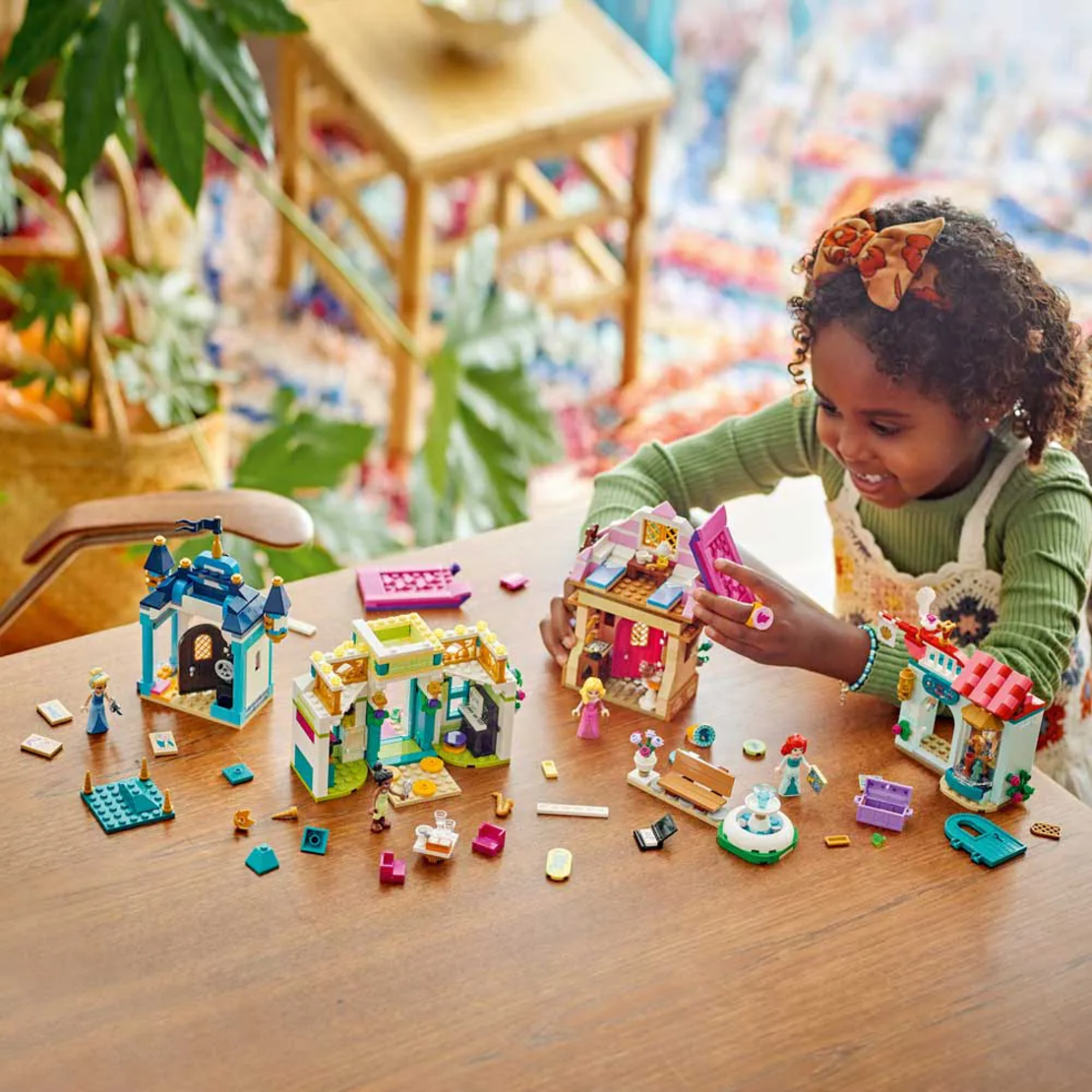 LEGO® Disney Princess Приключение на пазара с принцесите 43246
