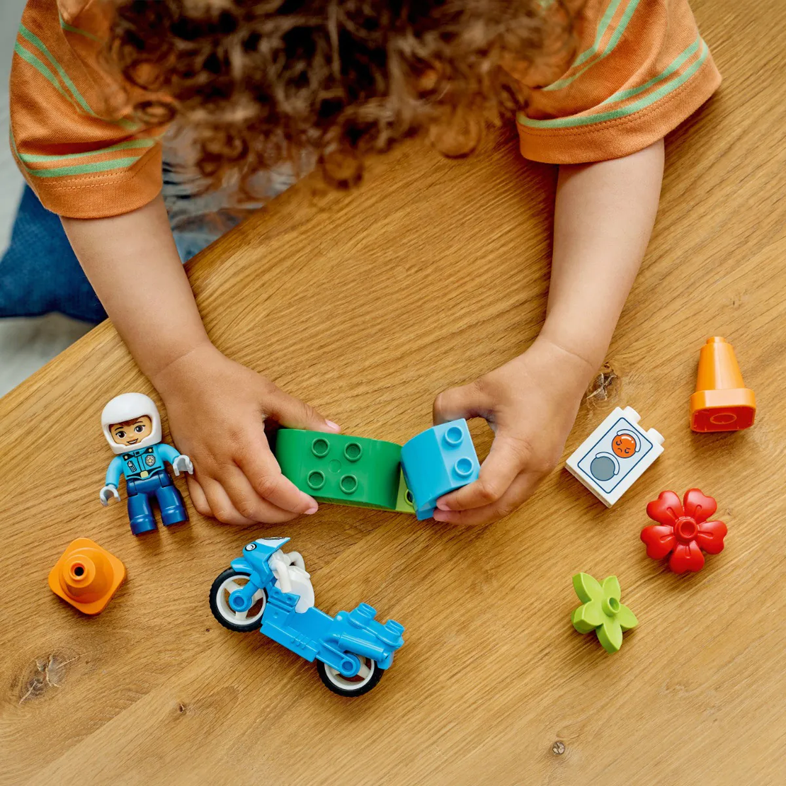 LEGO® DUPLO® Town Син полицейски мотоциклет 10471