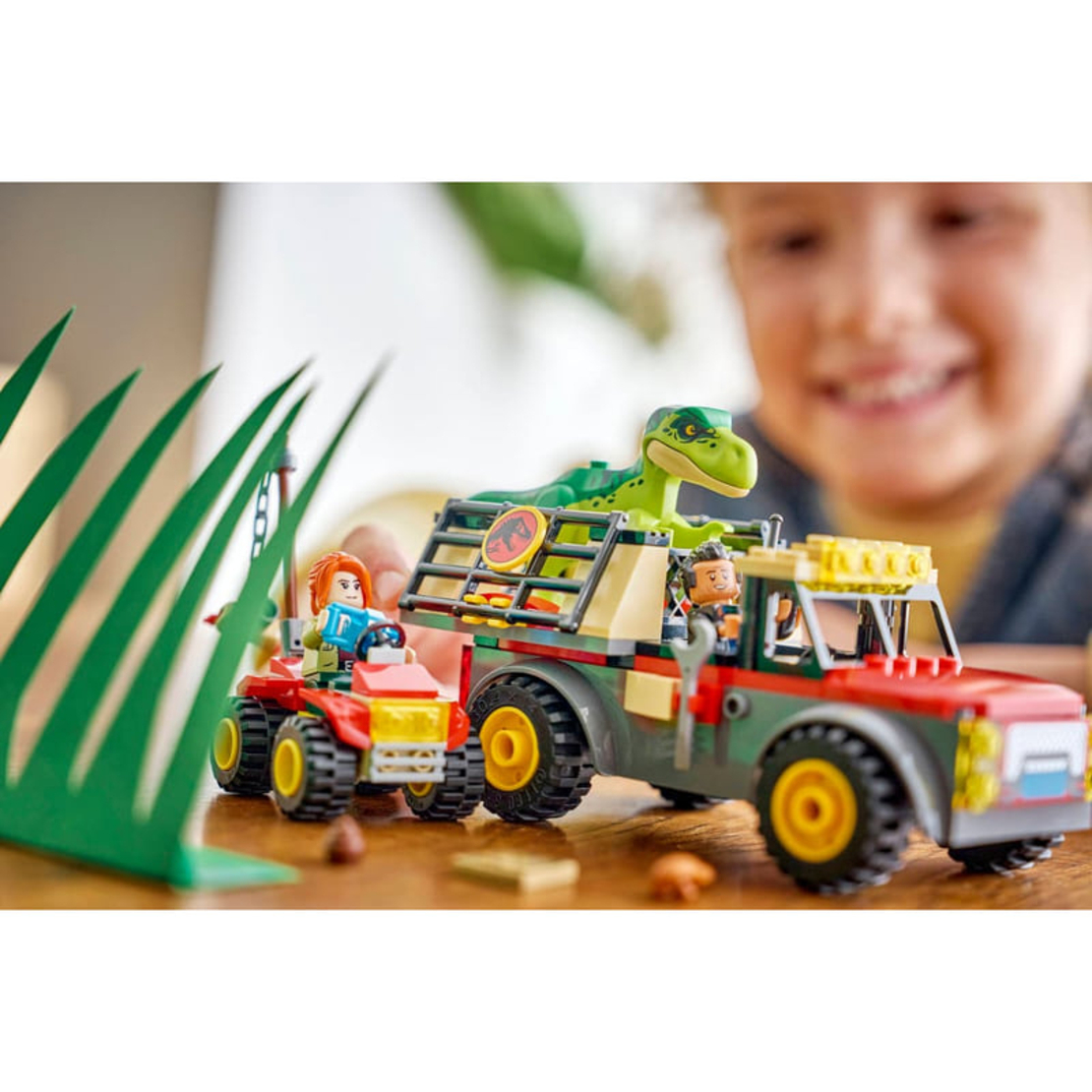 LEGO® Jurassic World Камион за транспортиране на млад тиранозавър рекс 77978