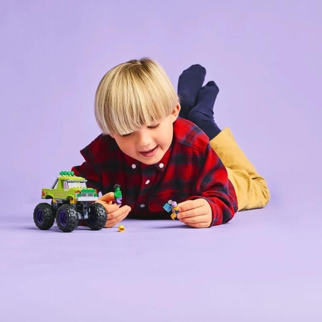 LEGO® Marvel Камионът на Хълк срещу Танос, 76312