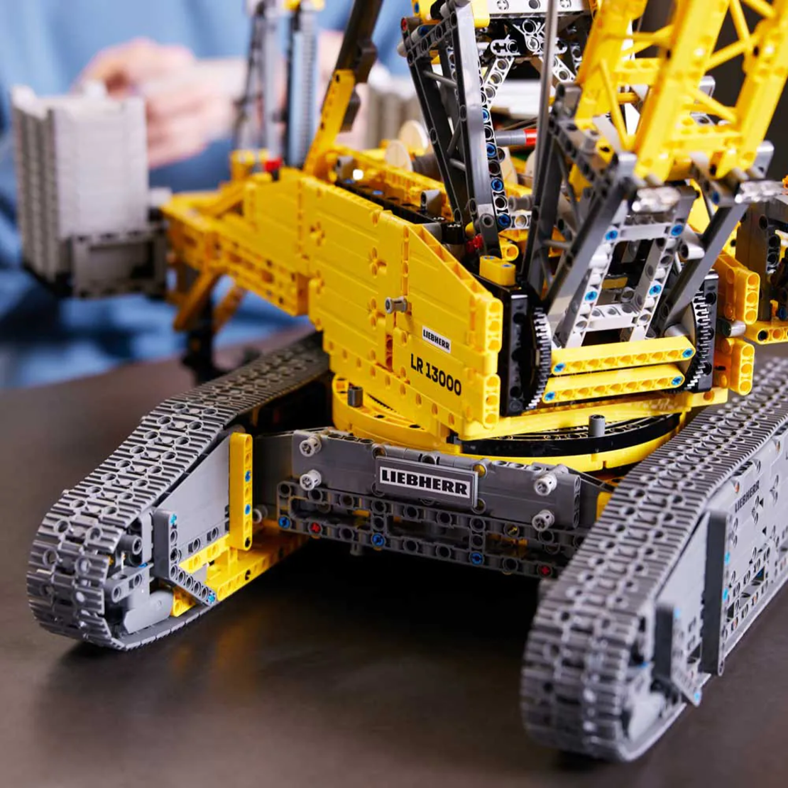 LEGO® Technic Кран Liebherr LR 13000 42146