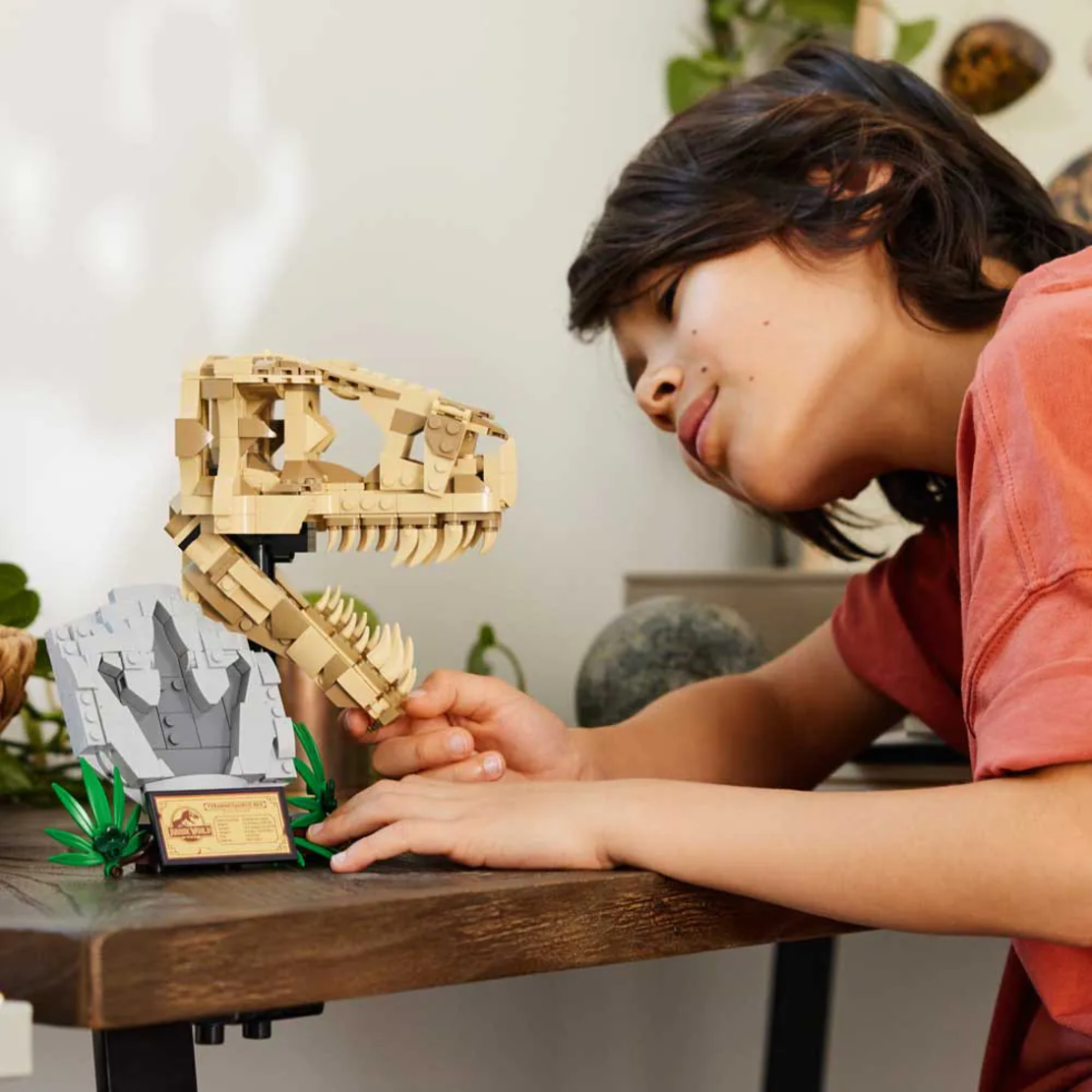 LEGO® Jurassic World Вкаменелости от динозаври: череп на тиранозавър рекс 76964
