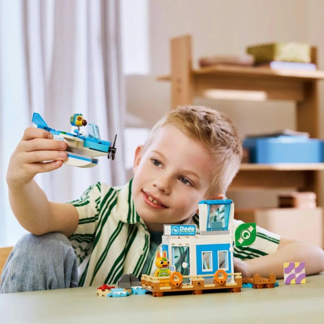 LEGO® Animal Crossing™ Летете с Dodo Airlines 77051