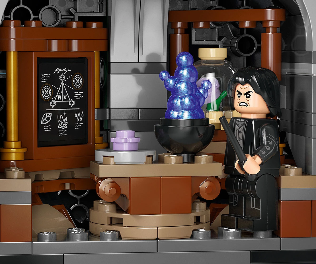 LEGO® Harry Potter™ Котел: Класна Стая за тайни отвари 76464
