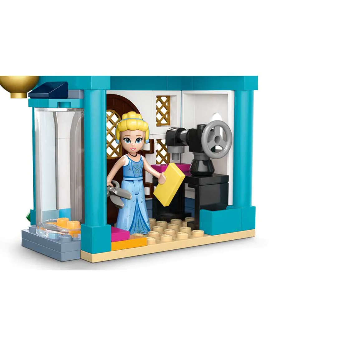 LEGO® Disney Princess Приключение на пазара с принцесите 43246