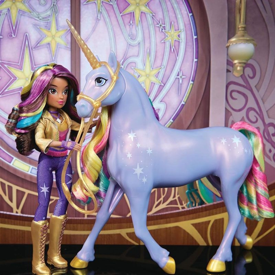 Kомплект интерактивна играчка светещ еднорог и кукла Spin Master Unicorn Academy Sophia & Rainbow Light-Up Wildstar, със звуци и музика