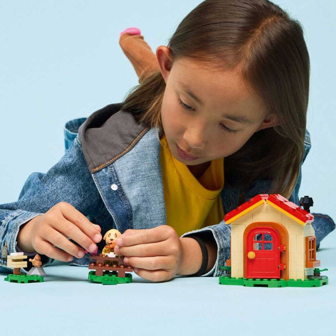 LEGO® Animal Crossing™ Уютната къща на Goldie 77058