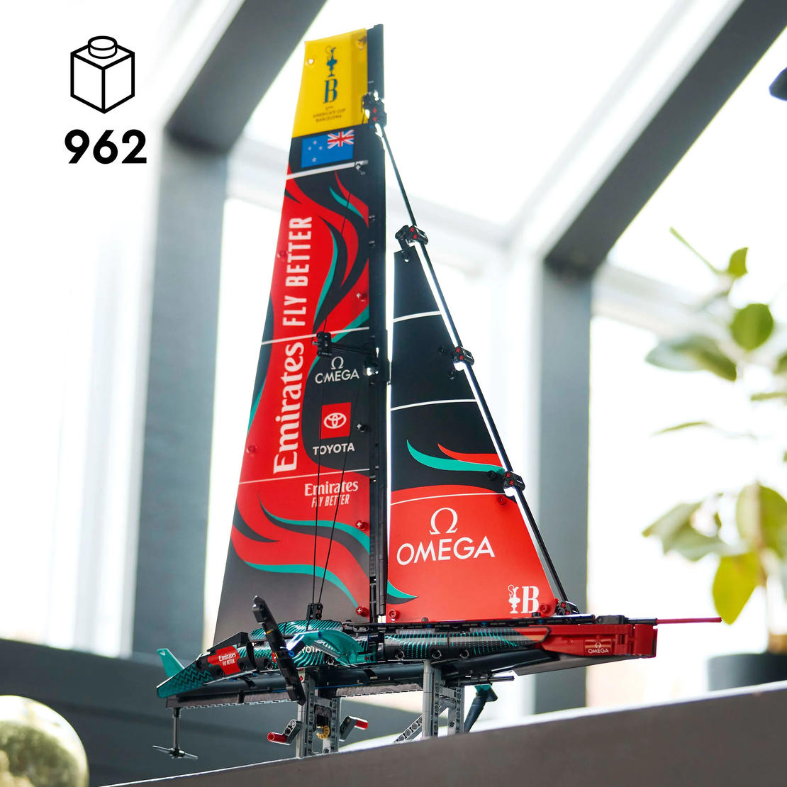 LEGO® Technic Яхта Emirates Team New Zealand AC75 42174