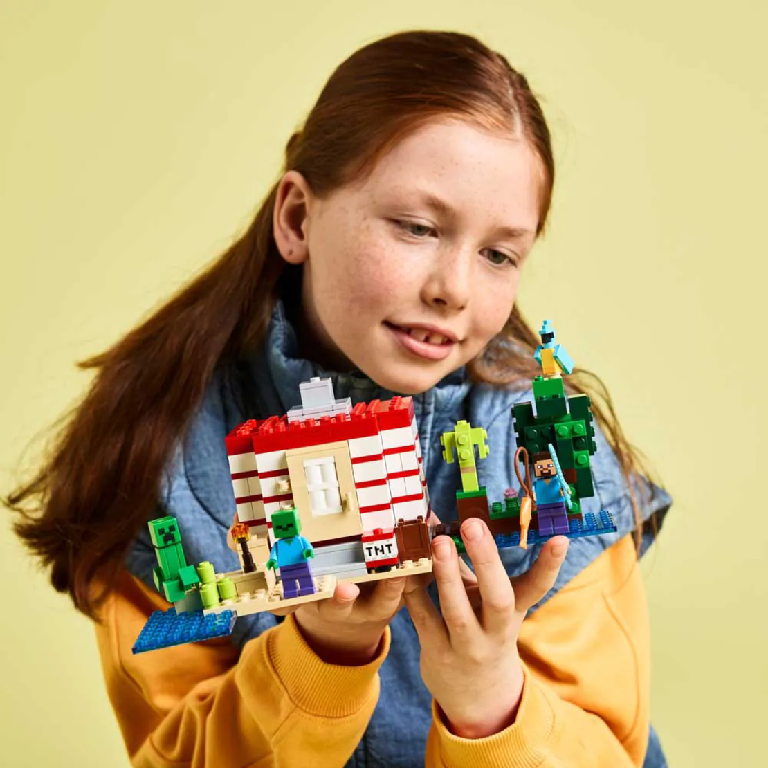 LEGO® Minecraft® TNT къща в джунглата 21275