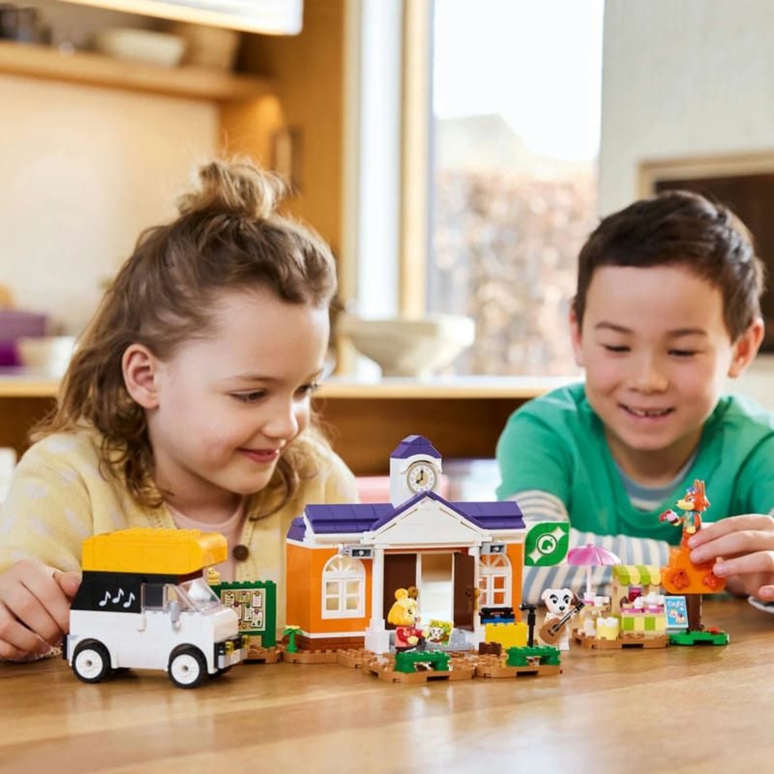 LEGO® Animal Crossing™ Концертът на K.K. на Plaza 77052