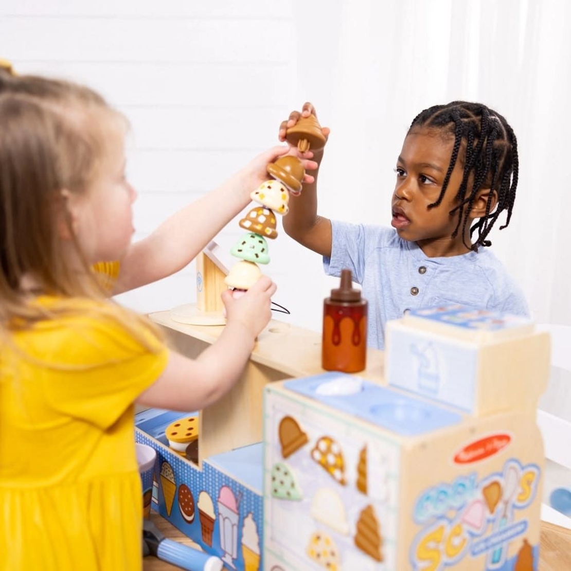 Дървен магазин за сладолед Melissa and Doug 30607
