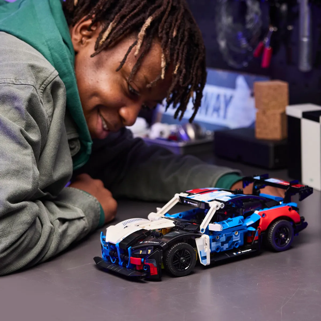 LEGO® Technic Състезателна кола BMW M4 GT3 EVO 42226
