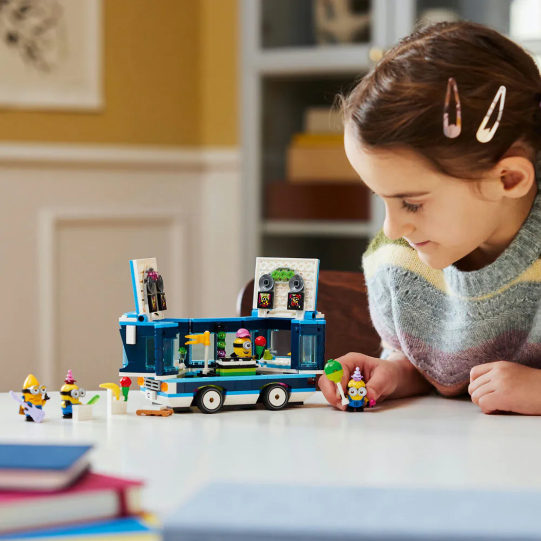 LEGO® Despicable Me Музикалния парти бус на миньоните 75581