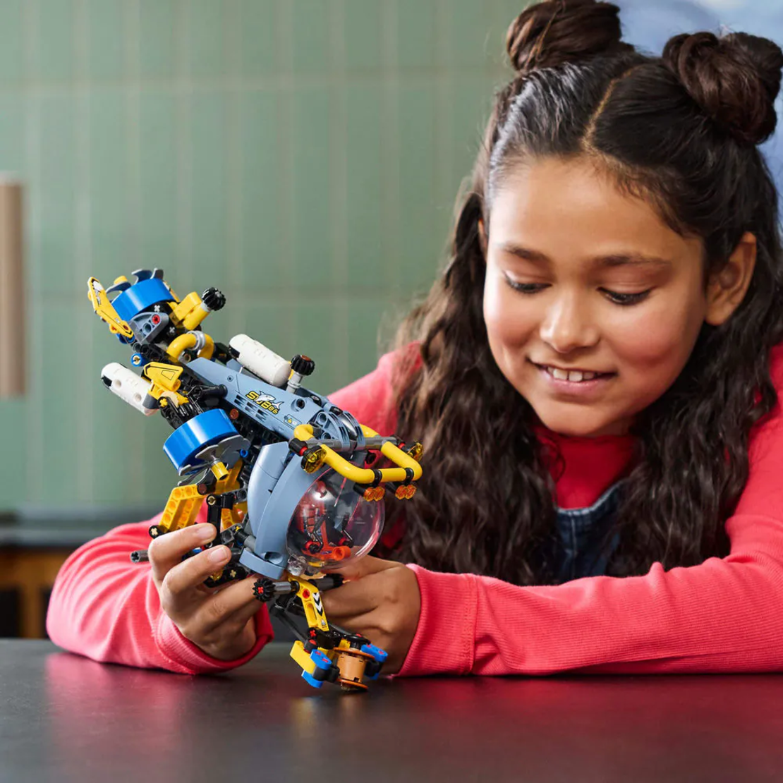 LEGO® Technic Изследователска подводница 42201