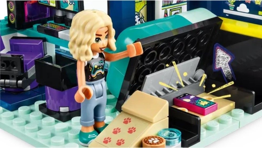 LEGO® Friends Стаята на Нова 41755