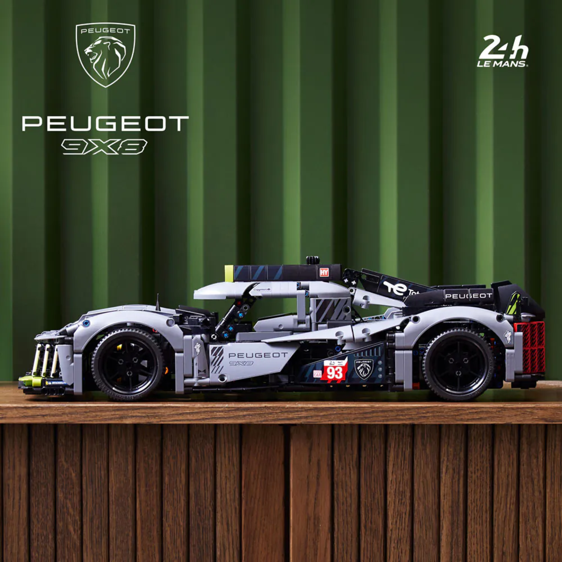 LEGO® Technic PEUGEOT 9X8 24H Le Mans Hybrid Hypercar 42156