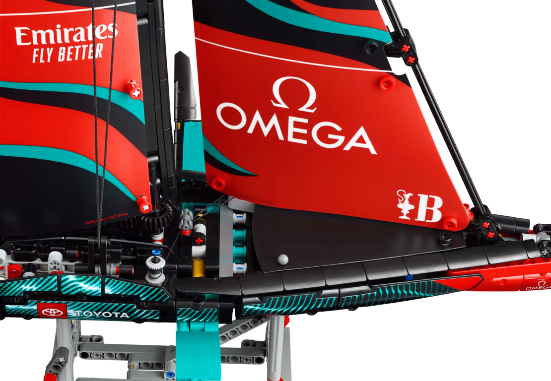 LEGO® Technic Яхта Emirates Team New Zealand AC75 42174