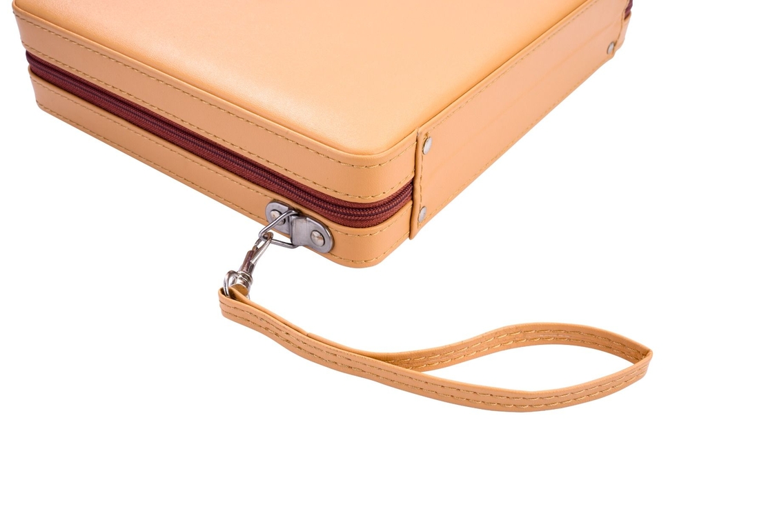 Табла в бежов калъф