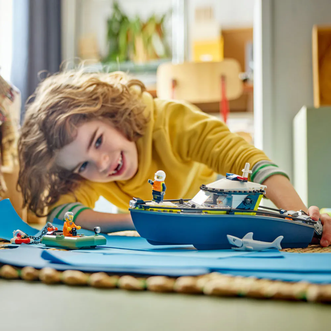 LEGO® City Преследване с полицейски катер 60456