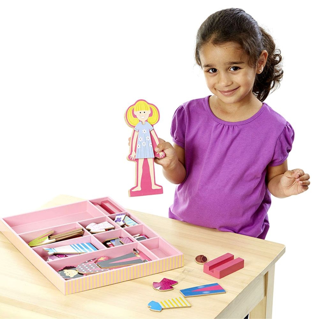 Приятелките Аби и Ема с магнитни дрехи Melissa and Doug 14940