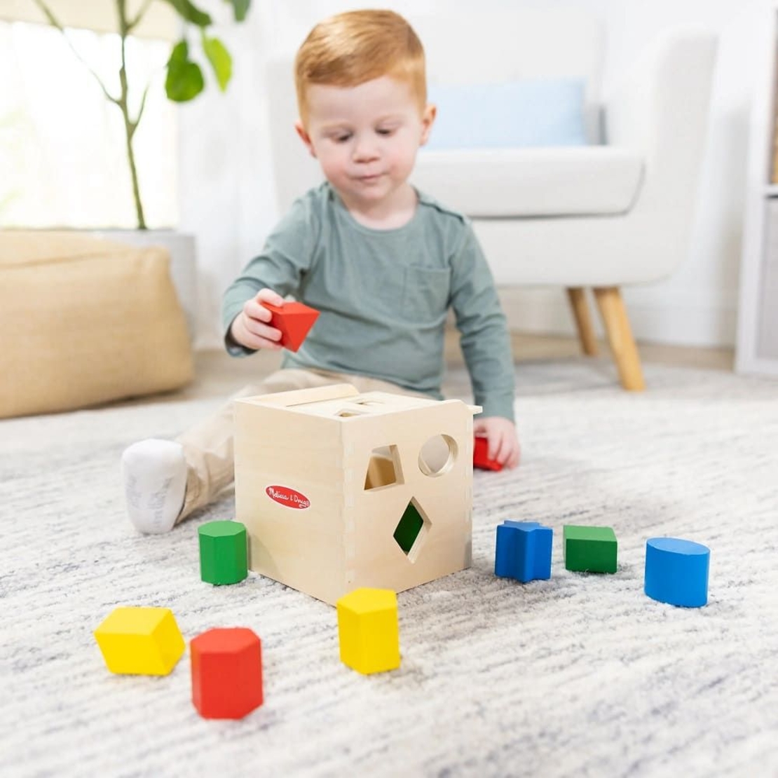Дървен сортер Melissa and Doug Куб с форми 575