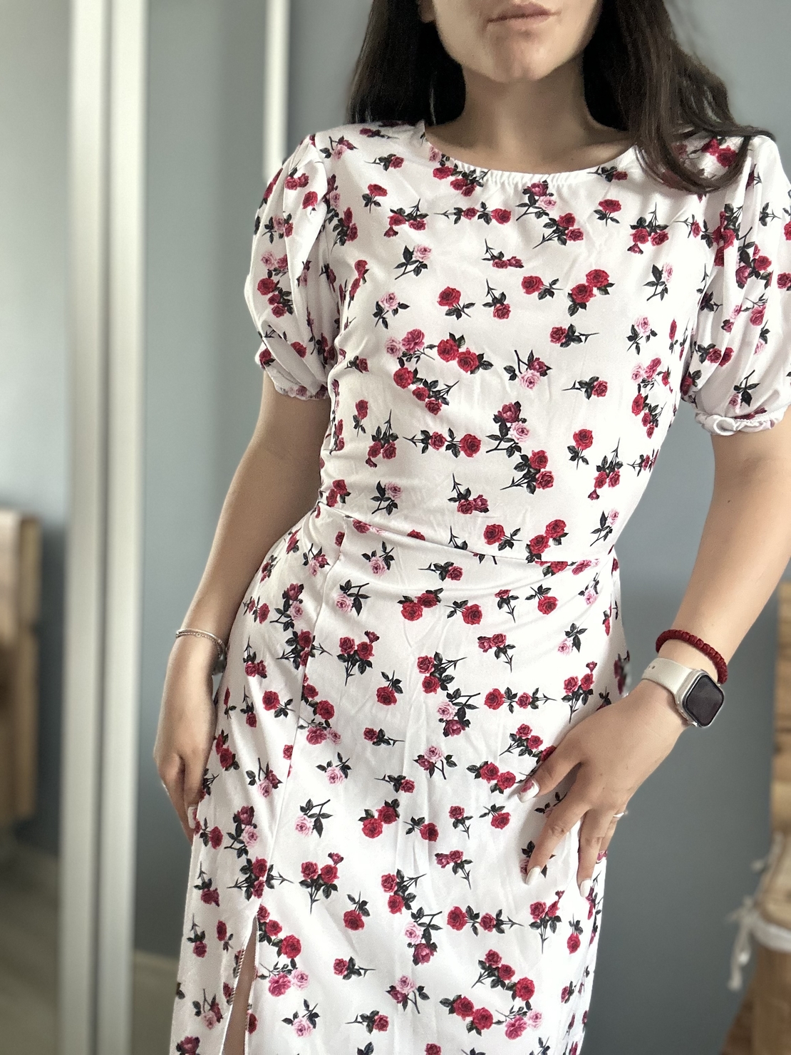 Бяла рокля с розички и бухнали ръкави 🌹