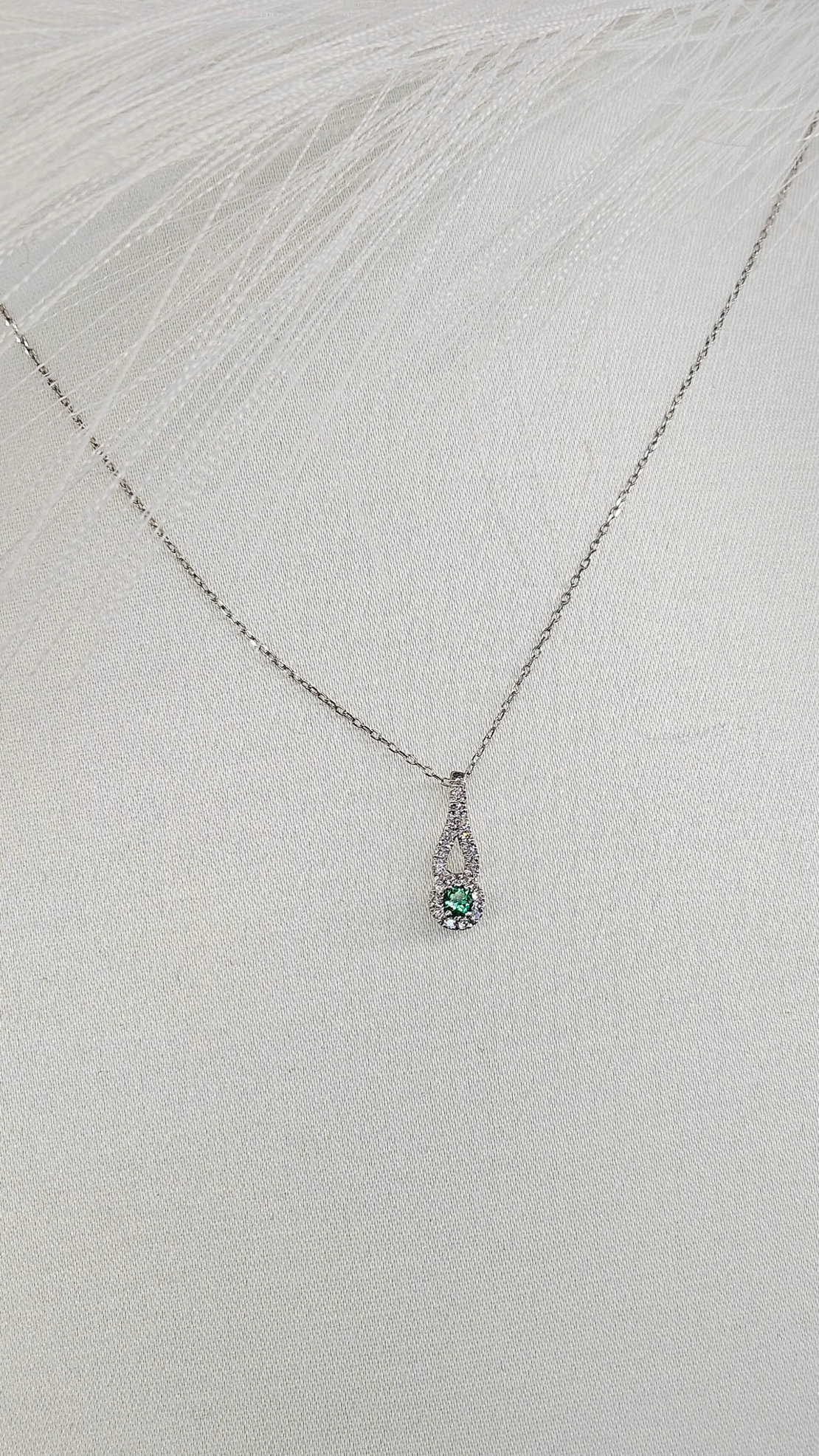 Златно колие с диаманти и изумруд I Gioielli del Sole