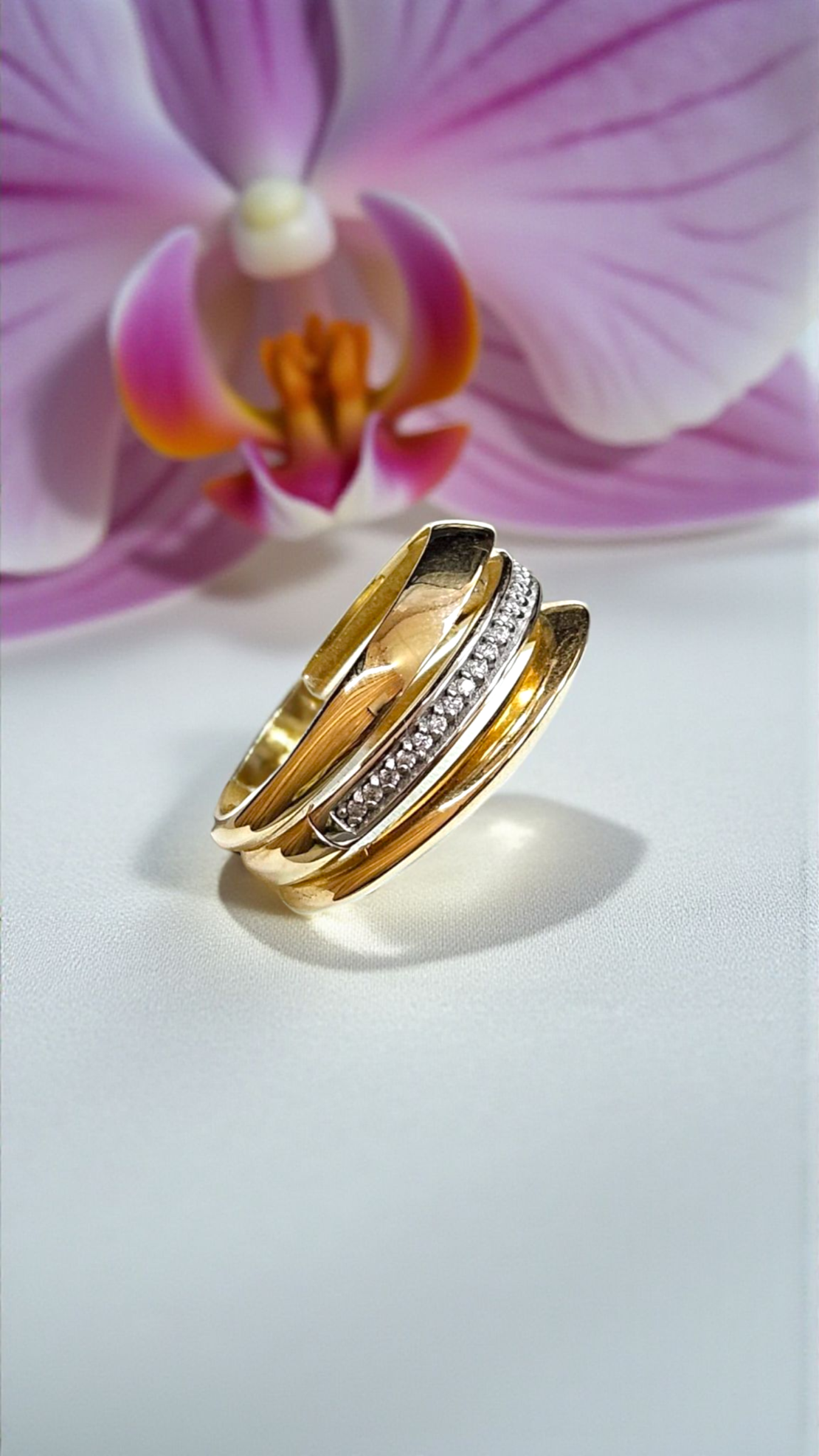 Дамски златен пръстен