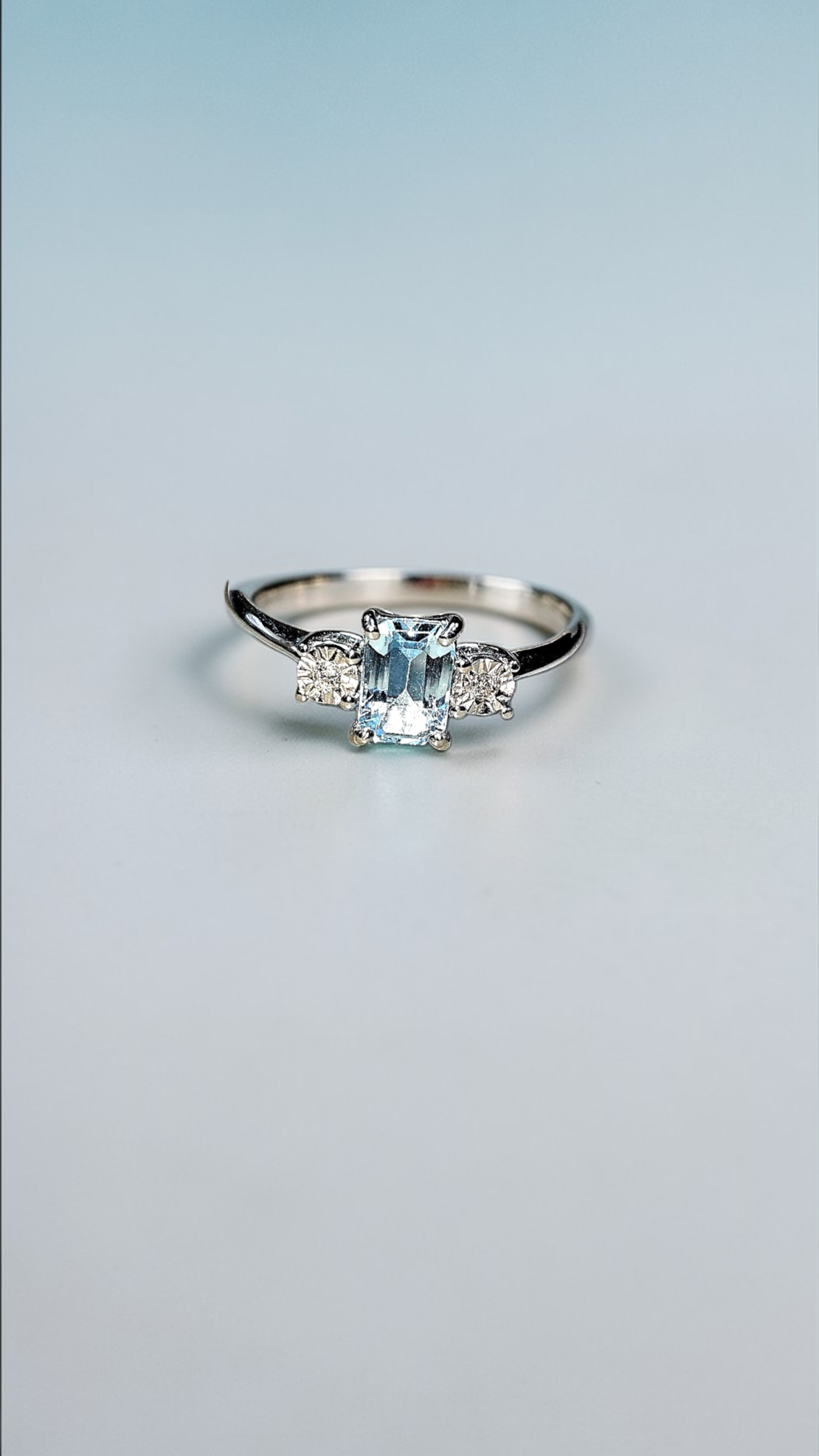 Златен пръстен с Аквамарин и Диамант от 18К злато I Gioielli del Sole