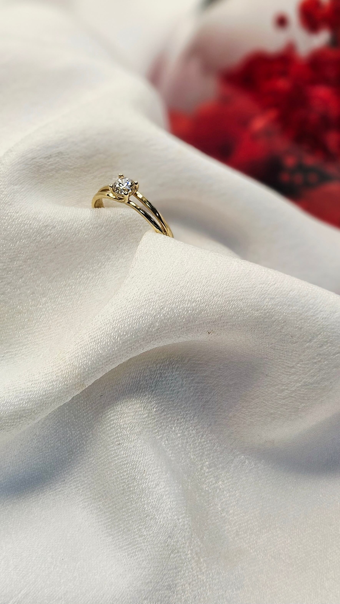 Златен пръстен с циркони Нежно обещание