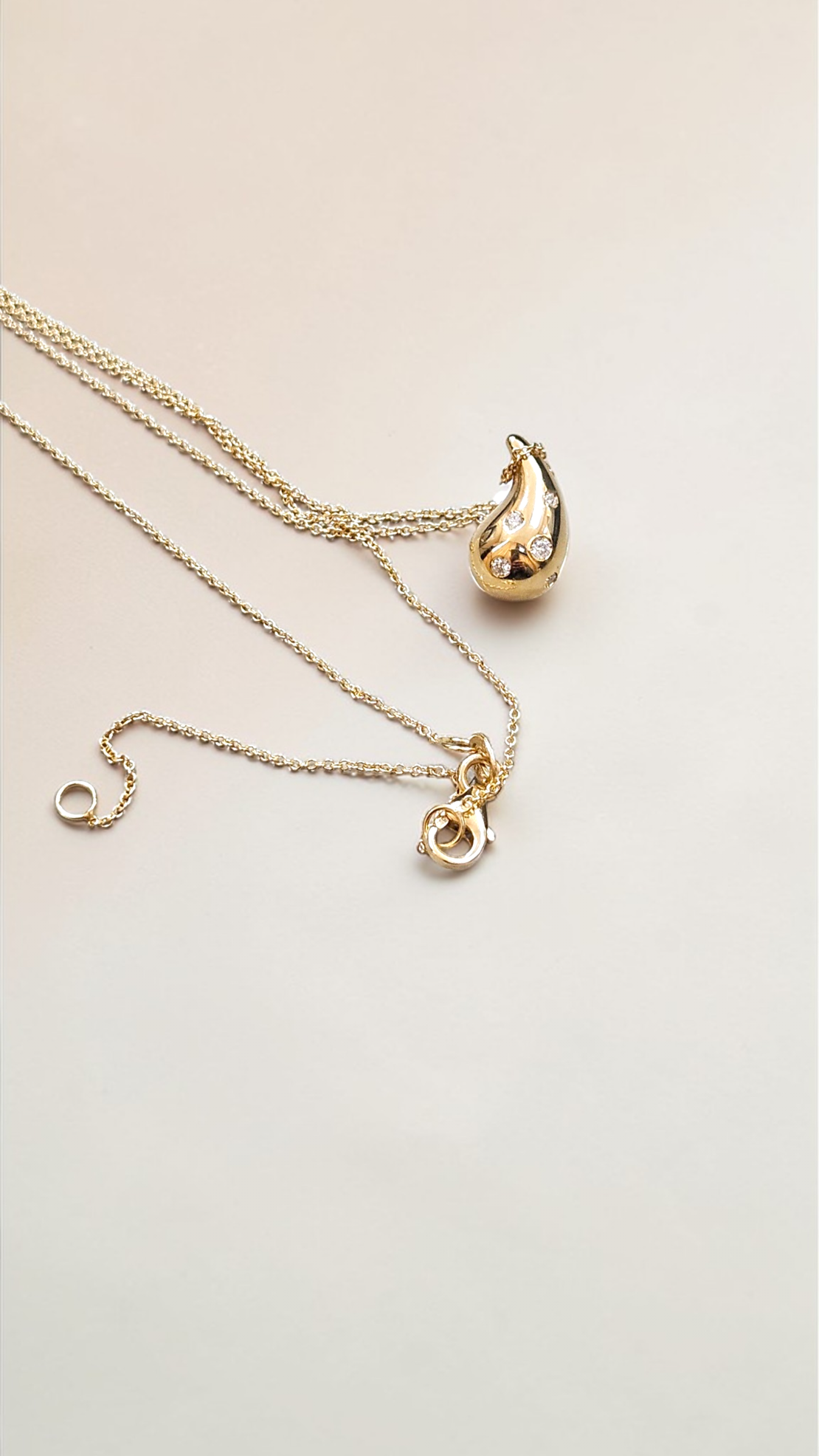 Златно колие с диаманти 